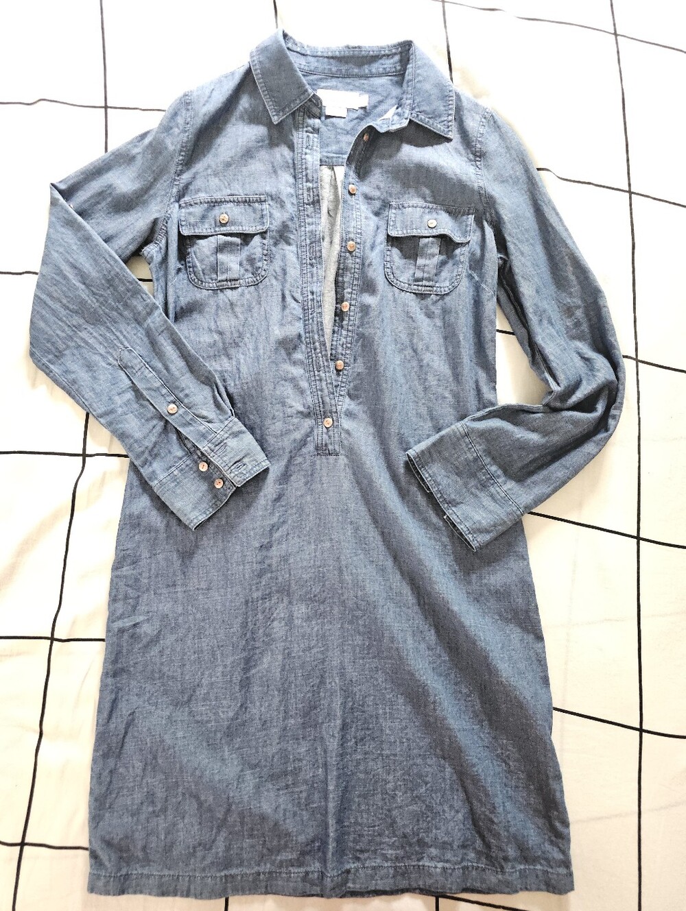 Vineyard Vines Chambray Shirt Dress in Faded Blue - Picture 1 of 3